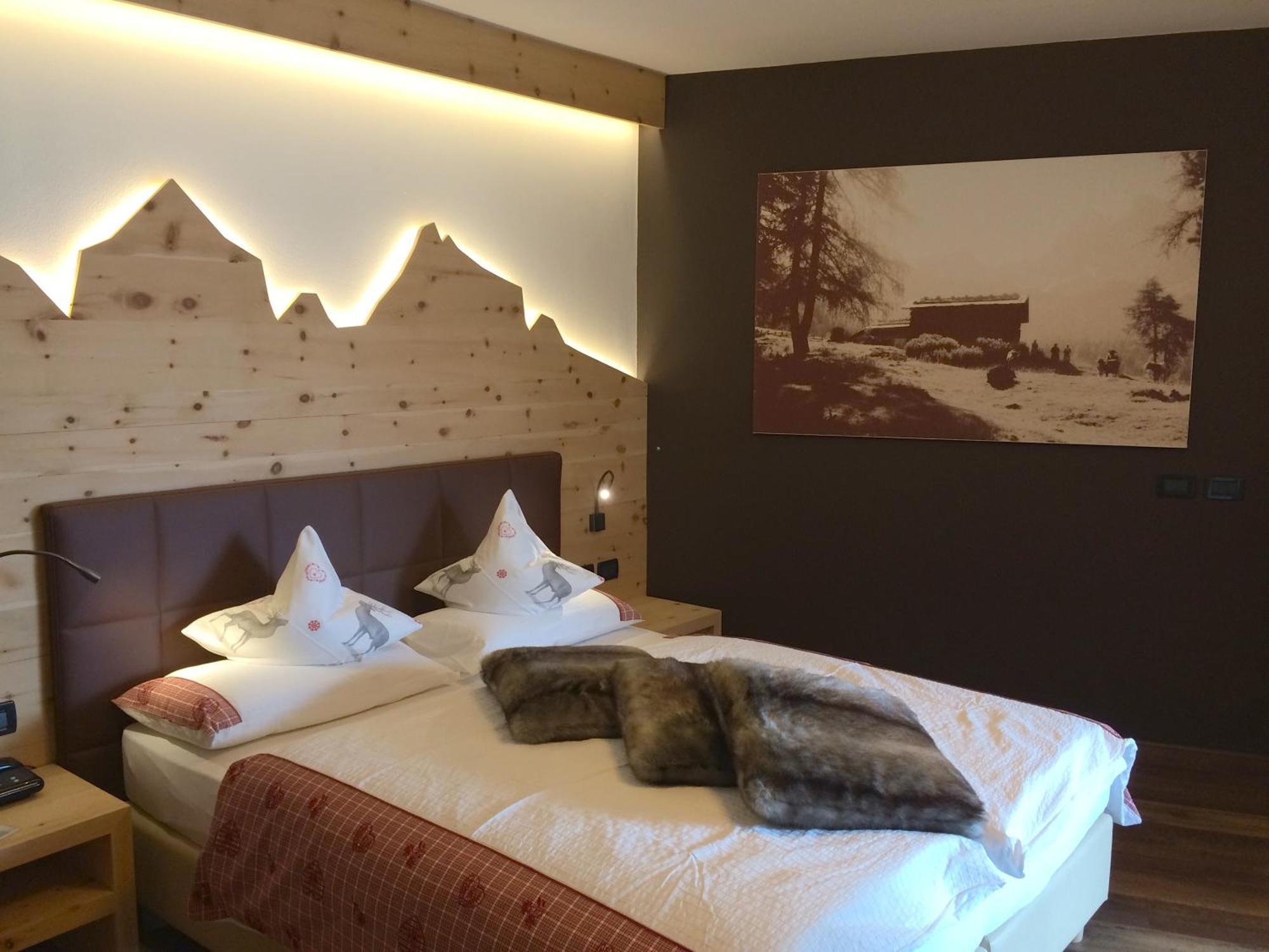 Nature Wellness Hotel Renato Vigo di Fassa Rum bild