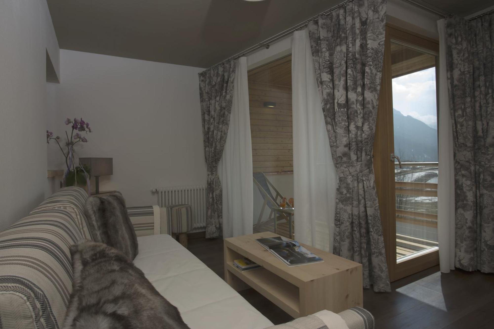 Nature Wellness Hotel Renato Vigo di Fassa Rum bild